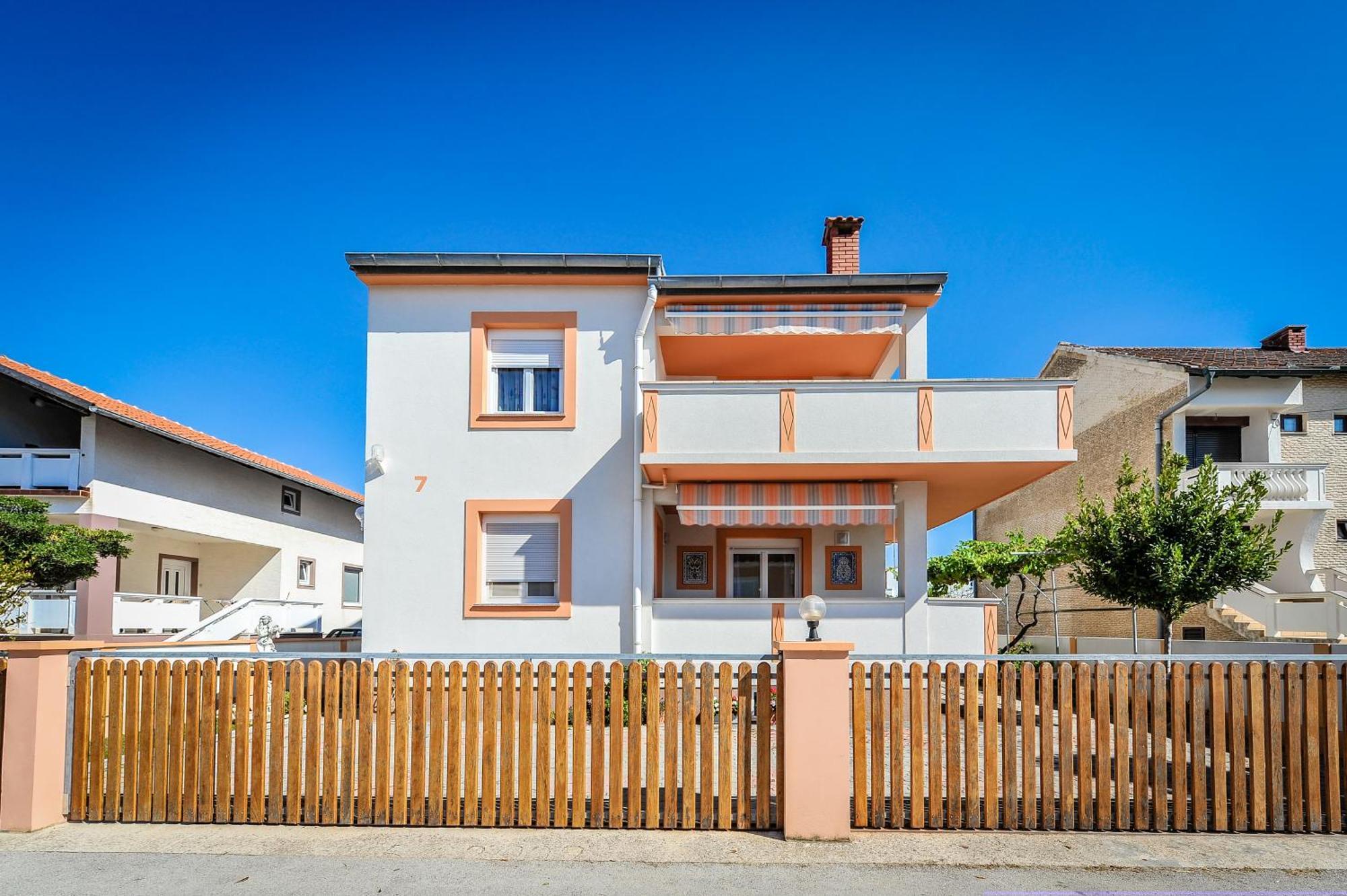 Apartment Bozena Нин Екстериор снимка