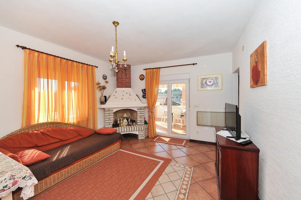 Apartment Bozena Нин Екстериор снимка