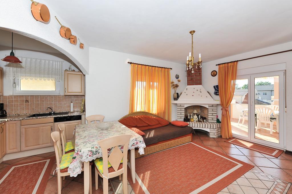 Apartment Bozena Нин Екстериор снимка