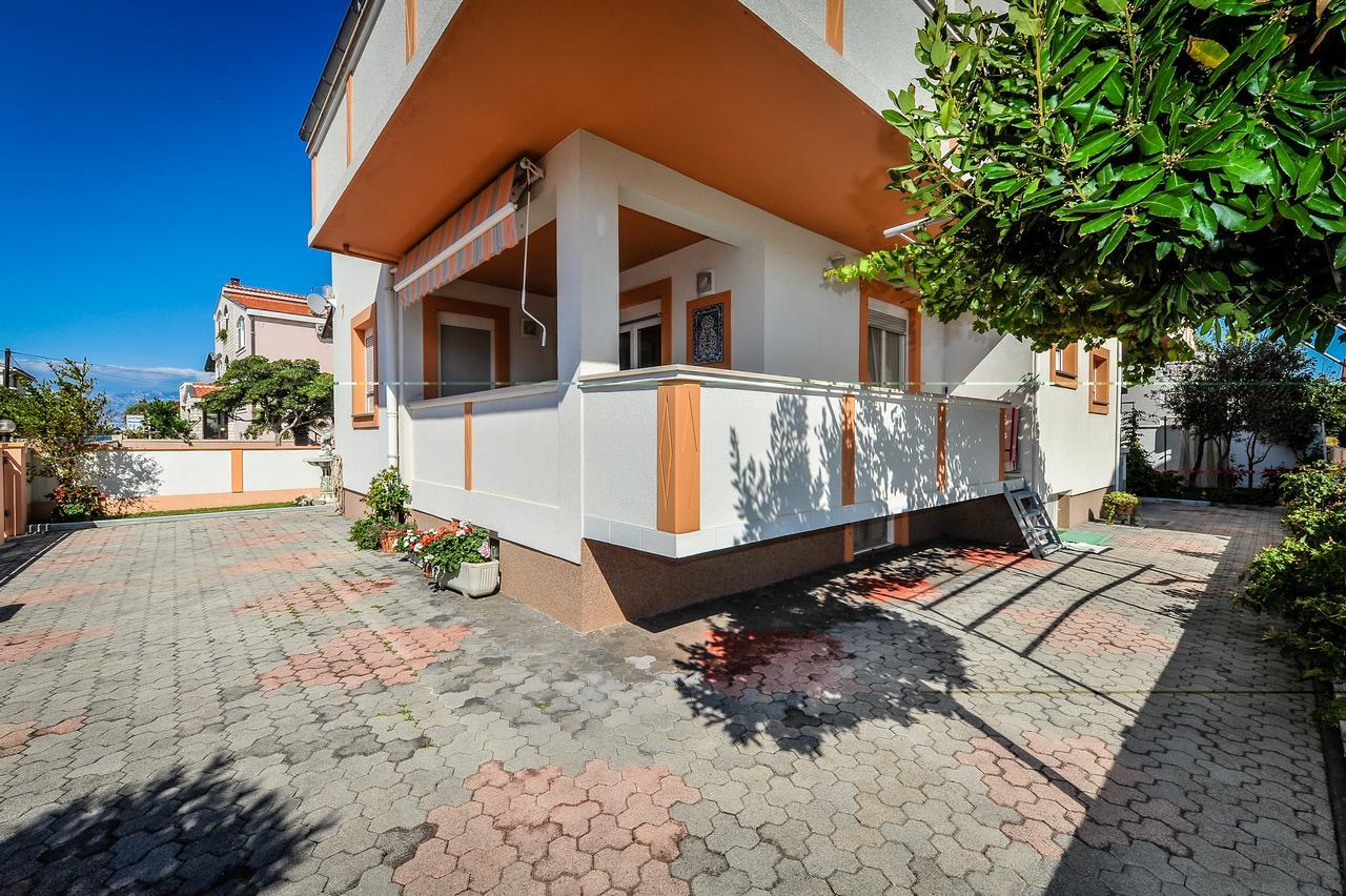 Apartment Bozena Нин Екстериор снимка