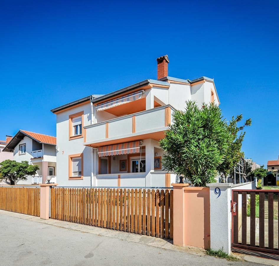 Apartment Bozena Нин Екстериор снимка