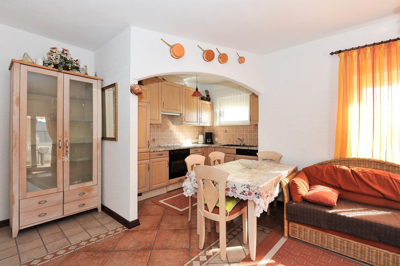 Apartment Bozena Нин Екстериор снимка