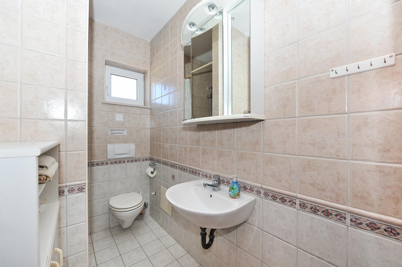 Apartment Bozena Нин Екстериор снимка